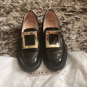 Roger Vivier Rangers buckle leather loafer